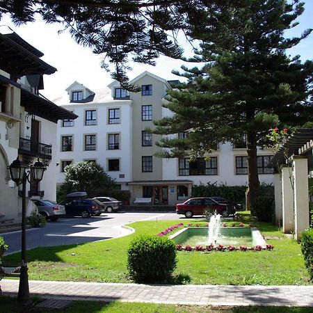 נאביה Hotel Y Apartamentos Arias מראה חיצוני תמונה