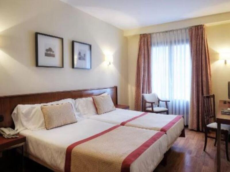 נאביה Hotel Y Apartamentos Arias מראה חיצוני תמונה
