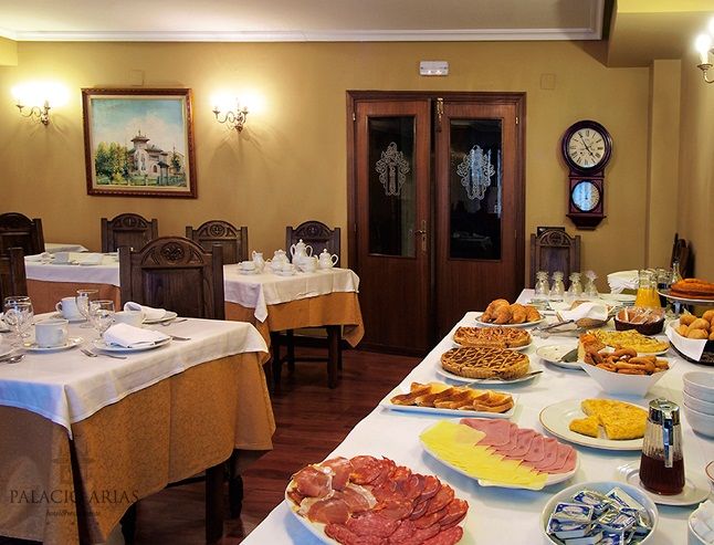 נאביה Hotel Y Apartamentos Arias מראה חיצוני תמונה