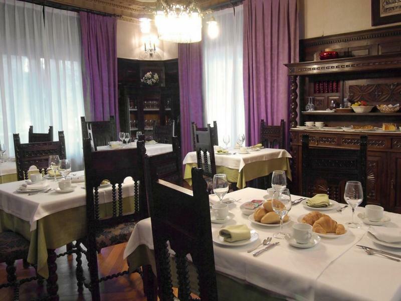 נאביה Hotel Y Apartamentos Arias מראה חיצוני תמונה