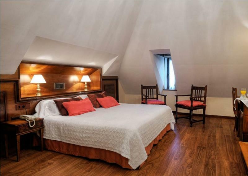 נאביה Hotel Y Apartamentos Arias מראה חיצוני תמונה