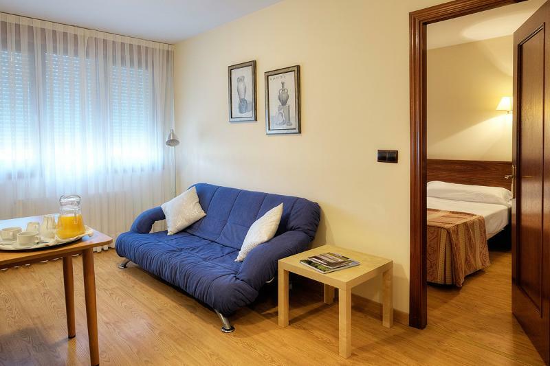 נאביה Hotel Y Apartamentos Arias מראה חיצוני תמונה